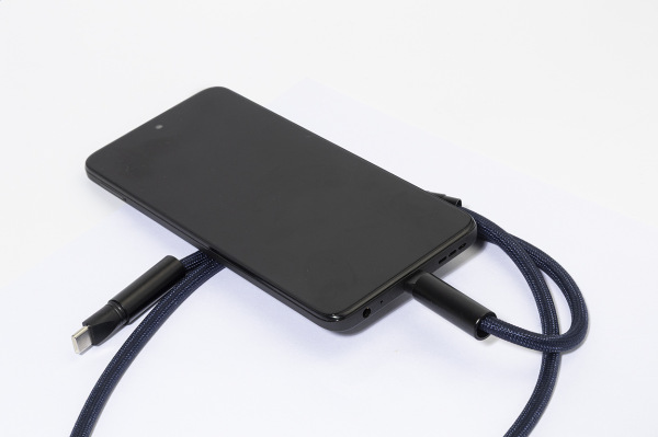 HolCharge 60W RPET kábel so šnúrkou na mobil 2