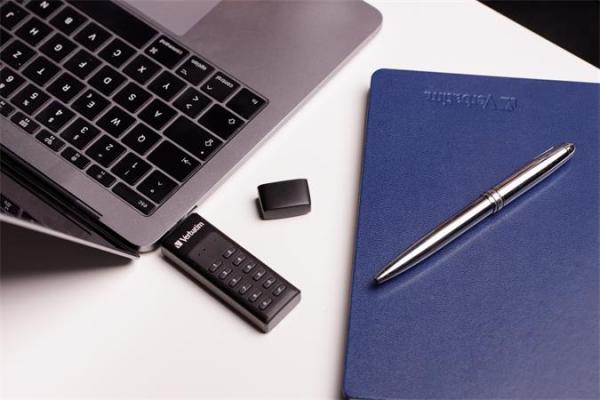 USB kľúč, 64GB, šifrovanie heslom, 160/130Mb/s, USB 3.0, VERBATIM "Keypad Secure" 4
