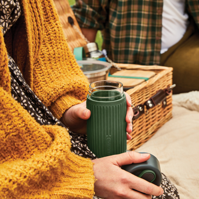 Cestovný sklenený hrnček 340 ml Black+Blum olivovo zelená 12