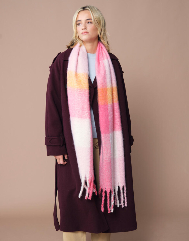 Fluffy Check Scarf 1