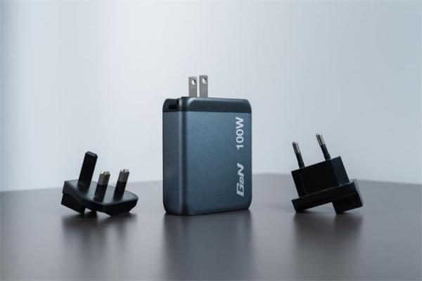 VERBATIM Sieťová nabíjačka, 2xUSB-C PD (100W), USB-C PD (65W), USB-A QC 3.0, EU/UK/US, GaN, VERBATI 6