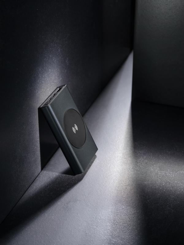 Powerbanka Terra 5000mAh s 5W Qi z RCS rec. hliníka a ABS sivá 9