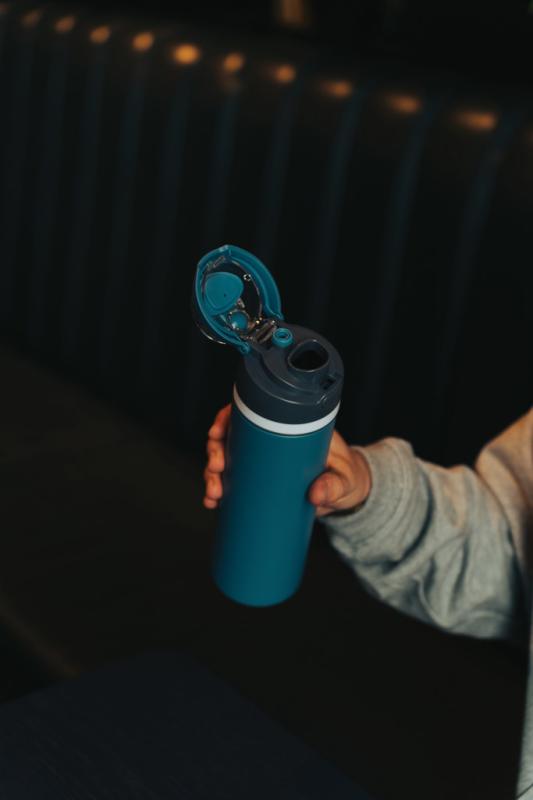 Uzatvárateľná fľaša Omni Sip 720ml z RCS recyklovanej ocele čierna 13