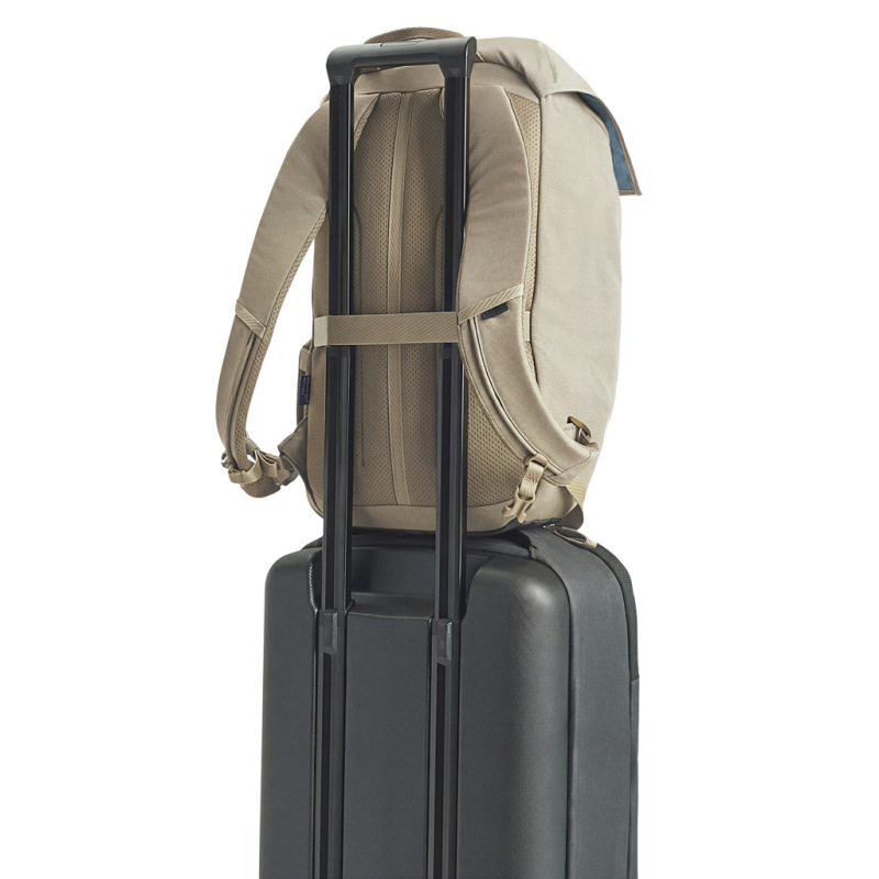 Batoh Thule Paramount 20L béžová 6