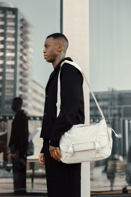 KENTO URBAN RCS recyklovaný nylonový 15,6-palcový messenger béžová 6