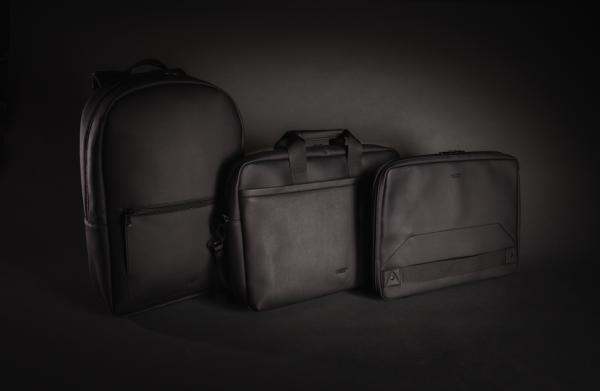 Batoh na notebook Swiss Peak z PU kože čierna 12