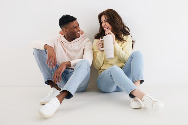Ľahká mikina s kapucňou IQONIQ Rila z recykl. bavlny cream yellow L 10