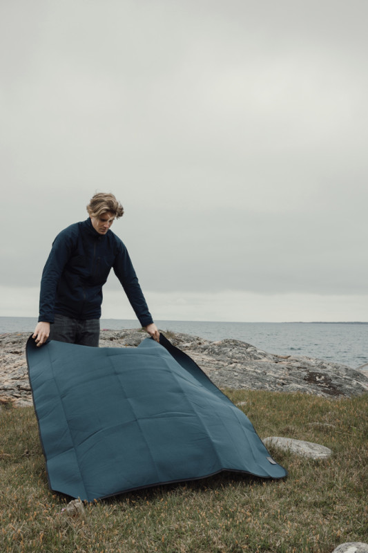 VINGA Baltimore RCS pikniková deka námornícka modrá 6