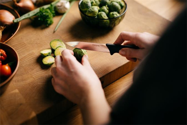 Štartovací set nožov, 3 ks, FISKARS "Essential" 5