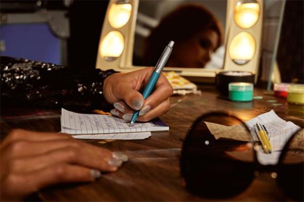 Guľôčkové pero, sada, 0,7 mm, strieborný klip, žlté a modré telo pera, PARKER "Jotter Glam 7