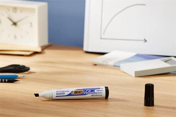 Popisovač na biele a flipchartové tabule, 1,1-5,6 mm, zrezaný hrot, BIC "Velleda ecolution 4