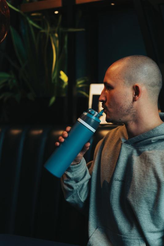 Uzatvárateľná fľaša Omni Sip 720ml z RCS recyklovanej ocele čierna 15