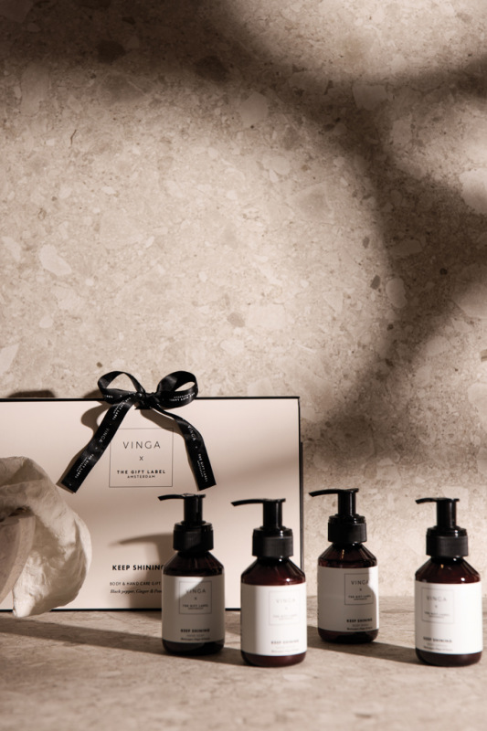 VINGA x TGL darčeková sada starostlivosti o telo a ruky biela 4