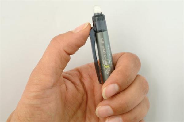 Roller, 0,25 mm, odstrániteľné písmo, PILOT "Frixion Clicker" 05, čierna 3