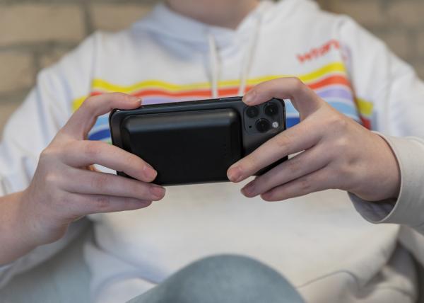Magnetická bezdrôtová powerbanka 5 000 mAh 5W čierna 16
