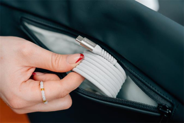USB kábel, USB-C – USB-C, 1,2 m, 60 W, magnetický, VERBATIM, sivý 5