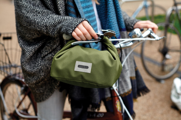 Izolovaná/chladiaca taška na obed 6,7l Black+Blum machovo zelená 19