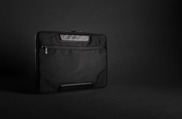 Swiss Peak obal na 15,6” notebook Voyager z RPET AWARE™ čierna 10