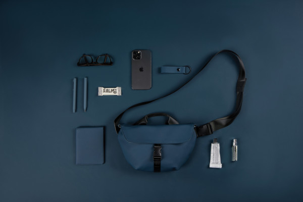 VINGA Baltimore RCS taška cez rameno námornícka modrá 4