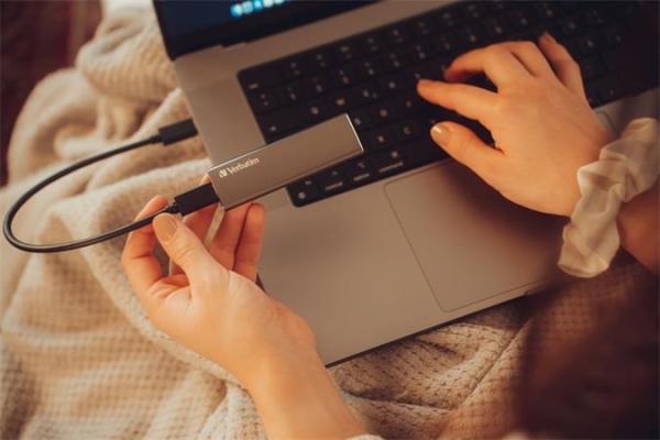 SSD (externá pamäť), 1 TB, USB 3.2 VERBATIM "Vx500", sivá 2
