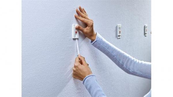 Nastaviteľný nalepovací klinec na na tapety a omietku, TESA "Powerstrips®" 3