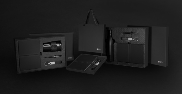 Swiss Peak RCS luxus. darček. business sada s fľašou na vodu čierna 14