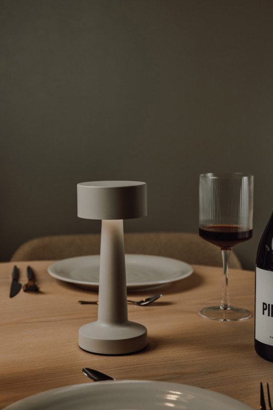 VINGA Maris stolná lampa z rec. ABS (RCS) béžová 8