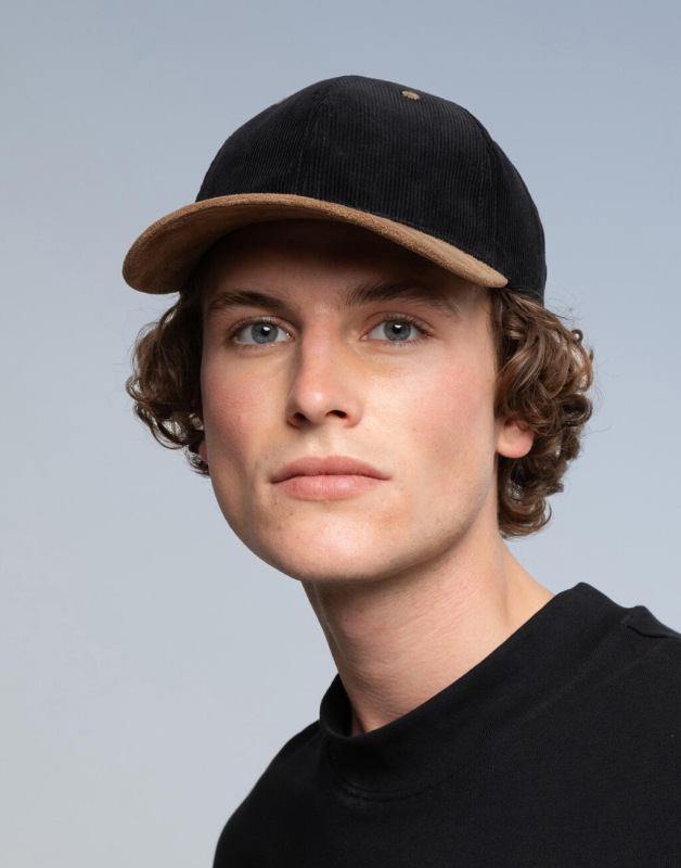 Šiltovka z manšestru so semišovým vzhľadom