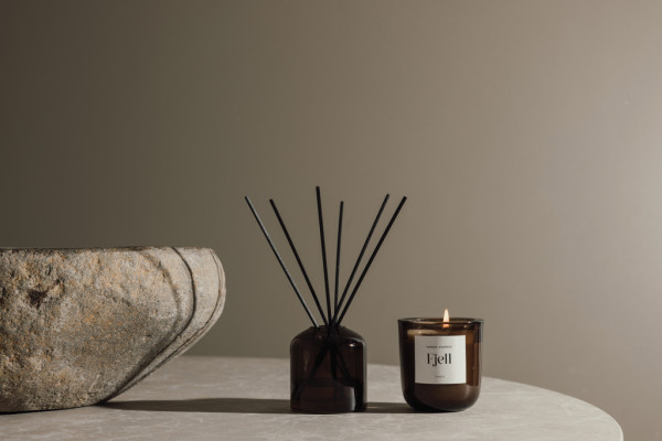 VINGA Nordic Essence útulný svietnik off white 3