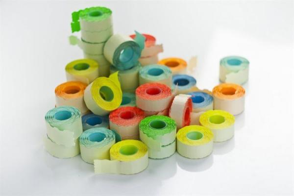 . Cenové etikety, 26x16 mm, biela