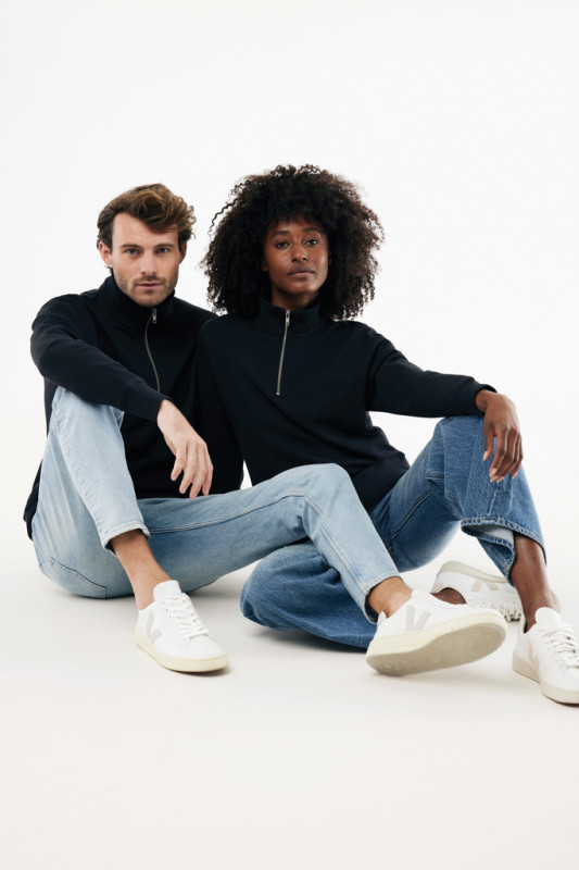 IQONIQ Elgon sveter s krátkym zipsom z recyklovanej bavlny čierna L 17