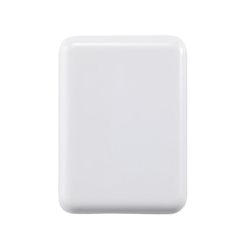 Cestovná nabíjačka s 4 USB porty biela 5