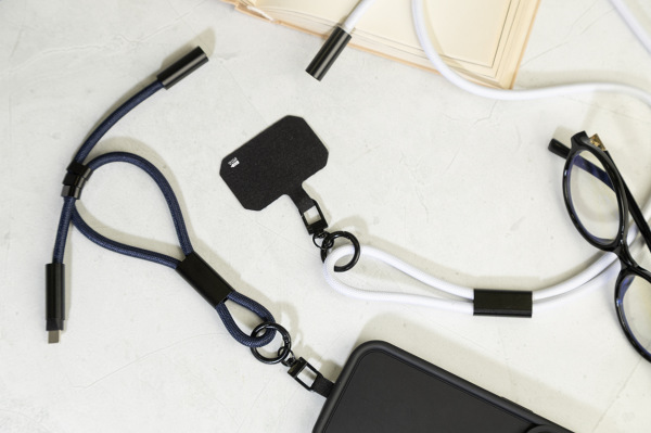 CuffCharge 60W RPET kábel s náramkom na mobil 3