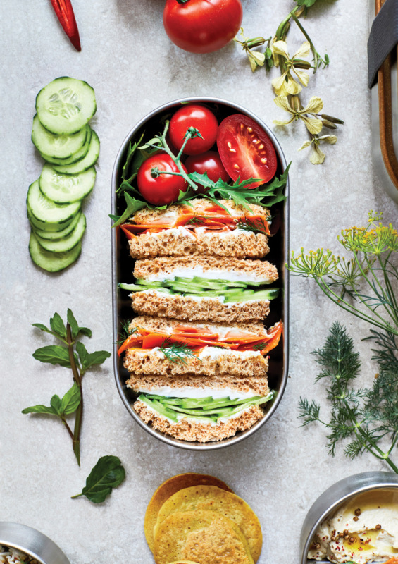 Nerezový dvojitý Bento box Black+Blum sivá 19