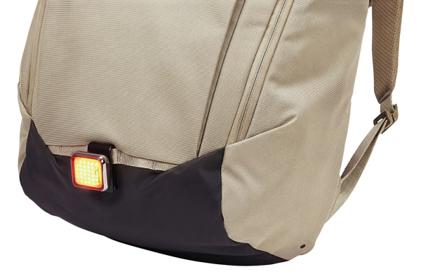 Batoh Thule Paramount 20L béžová 8