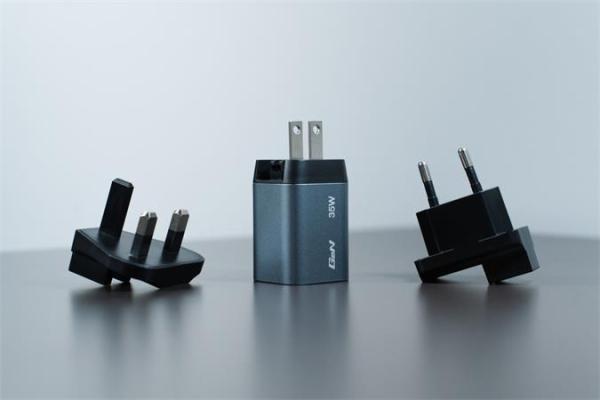 Sieťová nabíjačka, 1xUSB-C PD (35W), USB-A QC 3.0, EU/UK/US, GaN, VERBATIM 6