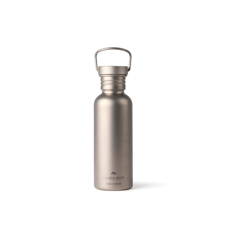Nordic Drift Trail Ultra Ľahká Titánová Fľaša na vodu 600 ml strieborná 1