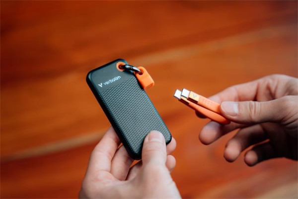 SSD (externá pamäť), 1TB, USB 3.2 Gen2, VERBATIM "Pocket SSD", čierna/oranžová 4