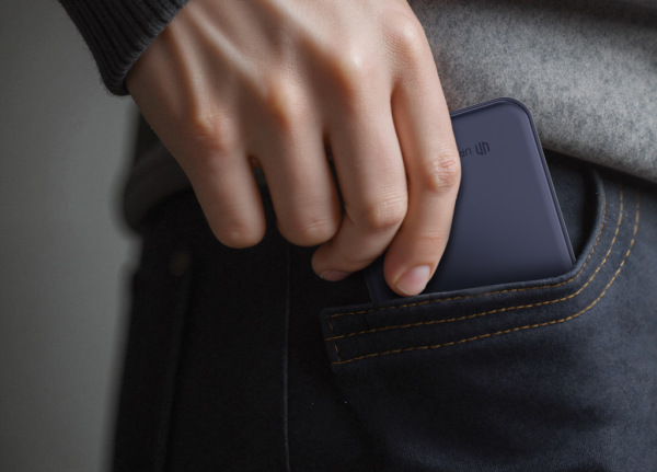 Urban Vitamin Pomona 5000 mAh Qi2.2 25W magnet. powerbanka modrá 13