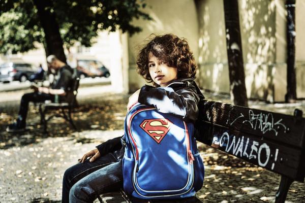 Školský batoh s pršiplášťom Superman – ORIGINAL 1