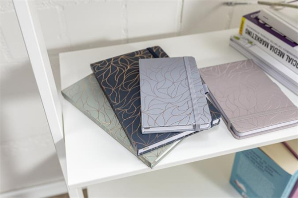 Diár, A5, týždenný, 2027, tvrdá obálka, SIGEL "Jolie", Twilight Grey 3