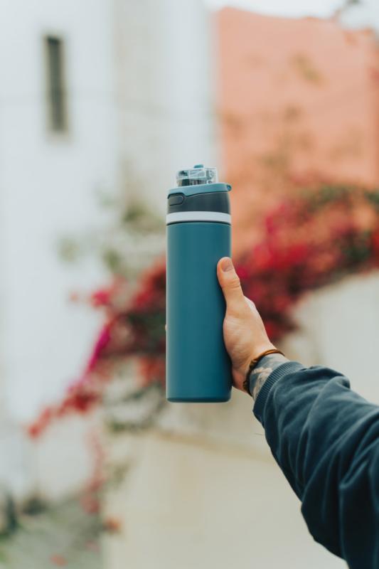 Uzatvárateľná fľaša Omni Sip 720ml z RCS recyklovanej ocele čierna 19