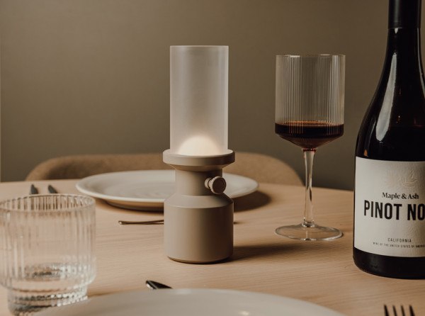 VINGA Niori RCS stolová lampa béžová 6