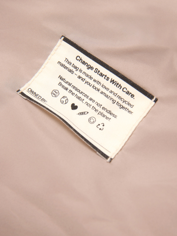 KENTO URBAN 15,6" batoh z rec. nylónu s predným vreckom hnedá 4