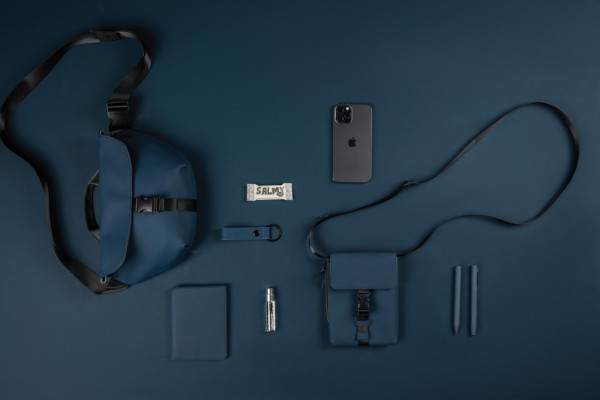 VINGA Baltimore RCS taška cez rameno námornícka modrá 5