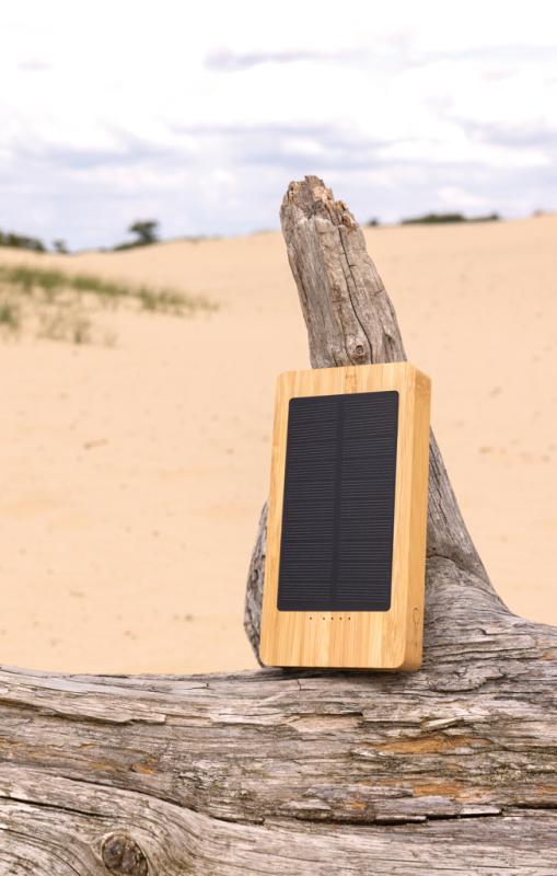 Solárna powerbanka Sunwick 10000 mAh z bambusu hnedá 8