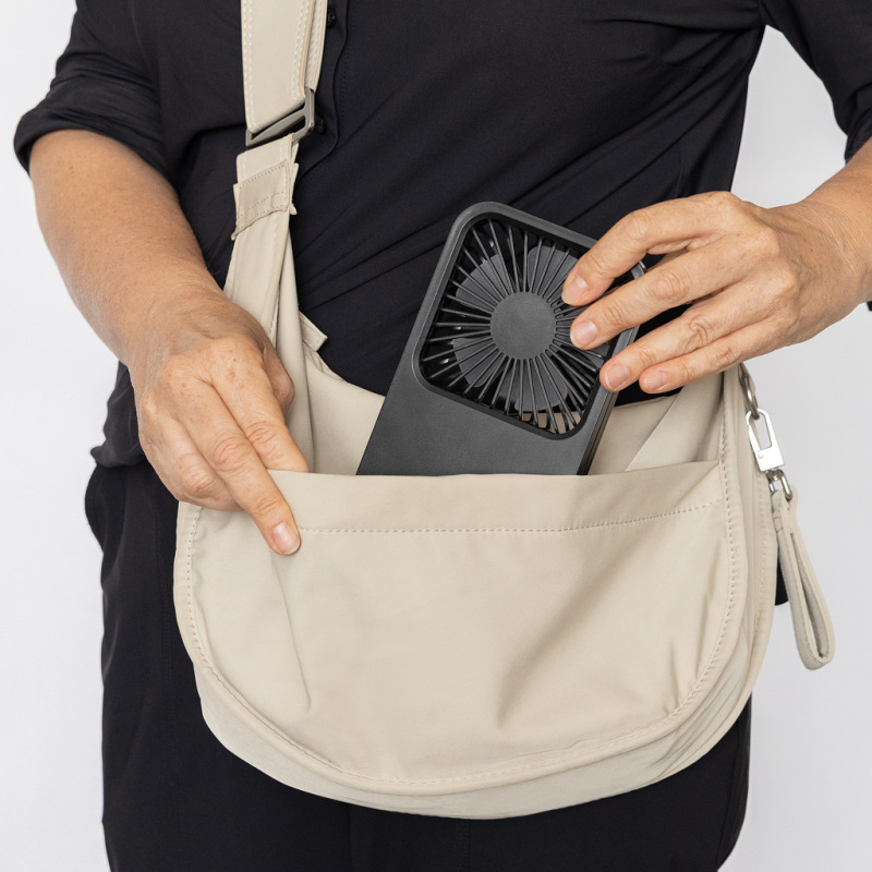 Aervina RCS nabíjateľný stolový ventilátor z rec. plastu čierna 11