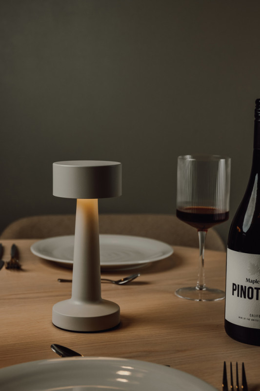 VINGA Maris stolná lampa z rec. ABS (RCS) béžová 6