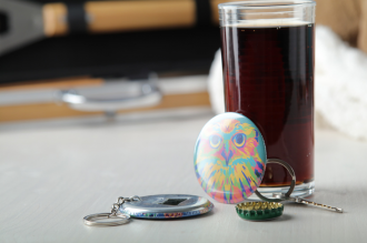 MagBadge Bottle odznak s otváračom na fľaše 3