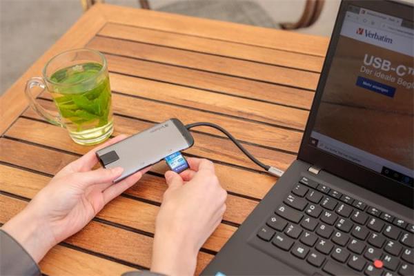 VERBATIM USB ethernetový sieťový adaptér s USB hubom, čítačka na SD karty, 4 porty, USB 3.0, USB-C, 5